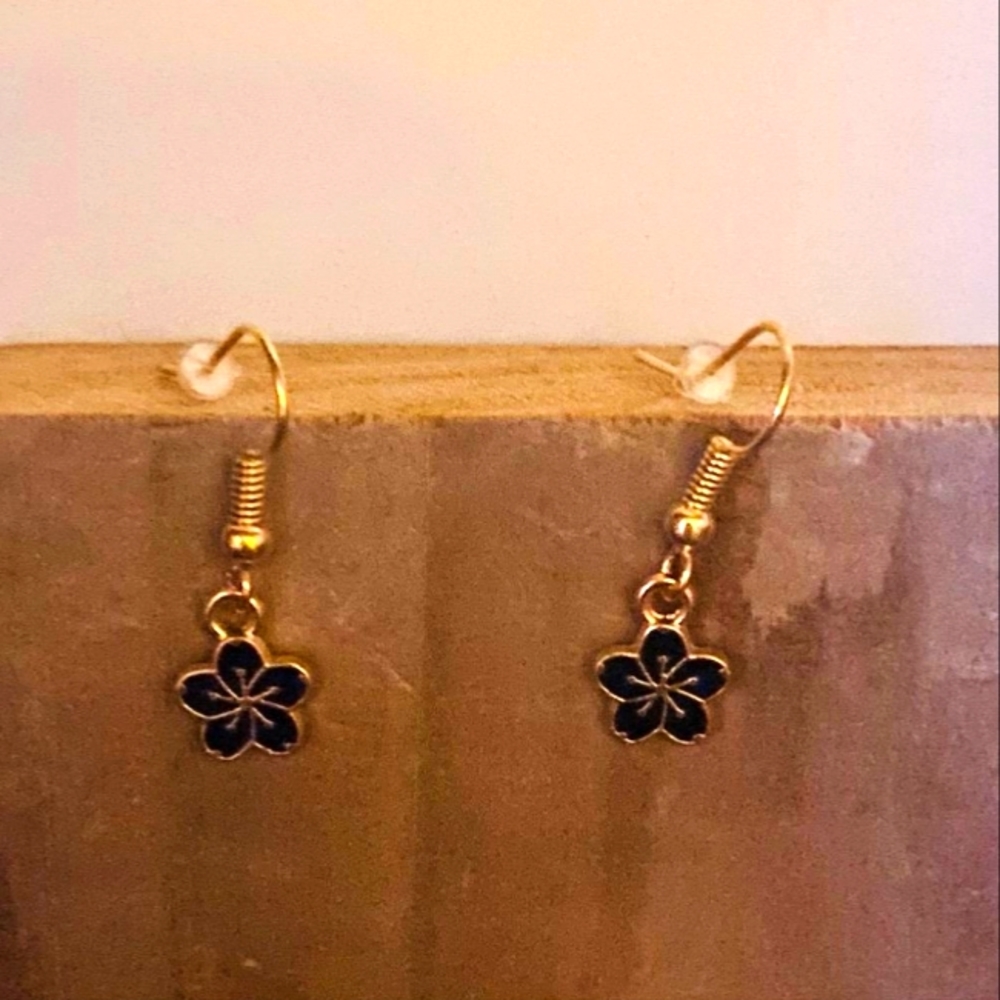 Black flower earrings